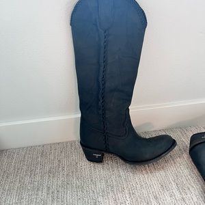 Lane Boots PJ boot in charcoal black. Worn once. Size 8.5